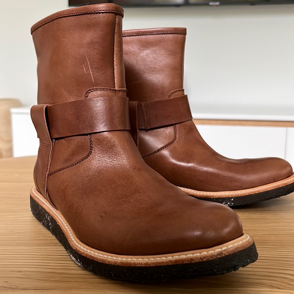 Brand new common projects moto boot eu37